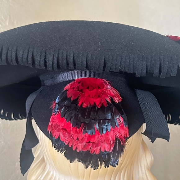 SOPHISTICATED 1940\'s BLACK FELT WIDE FRINGED BRIM HAT + RED/BLACK FEATHER TRIM - main image 15